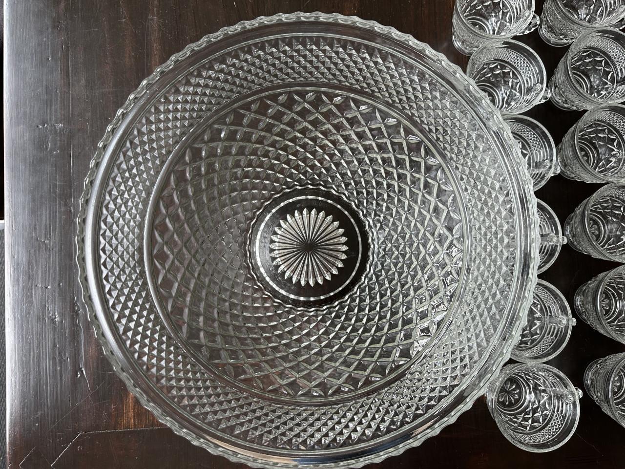 Oude kristallen bowl set met 18 glazen
