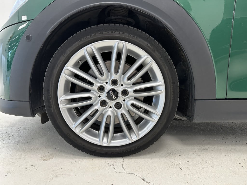 Mini Cooper mini 2.0 yours | british racing green | cognac int. | panora