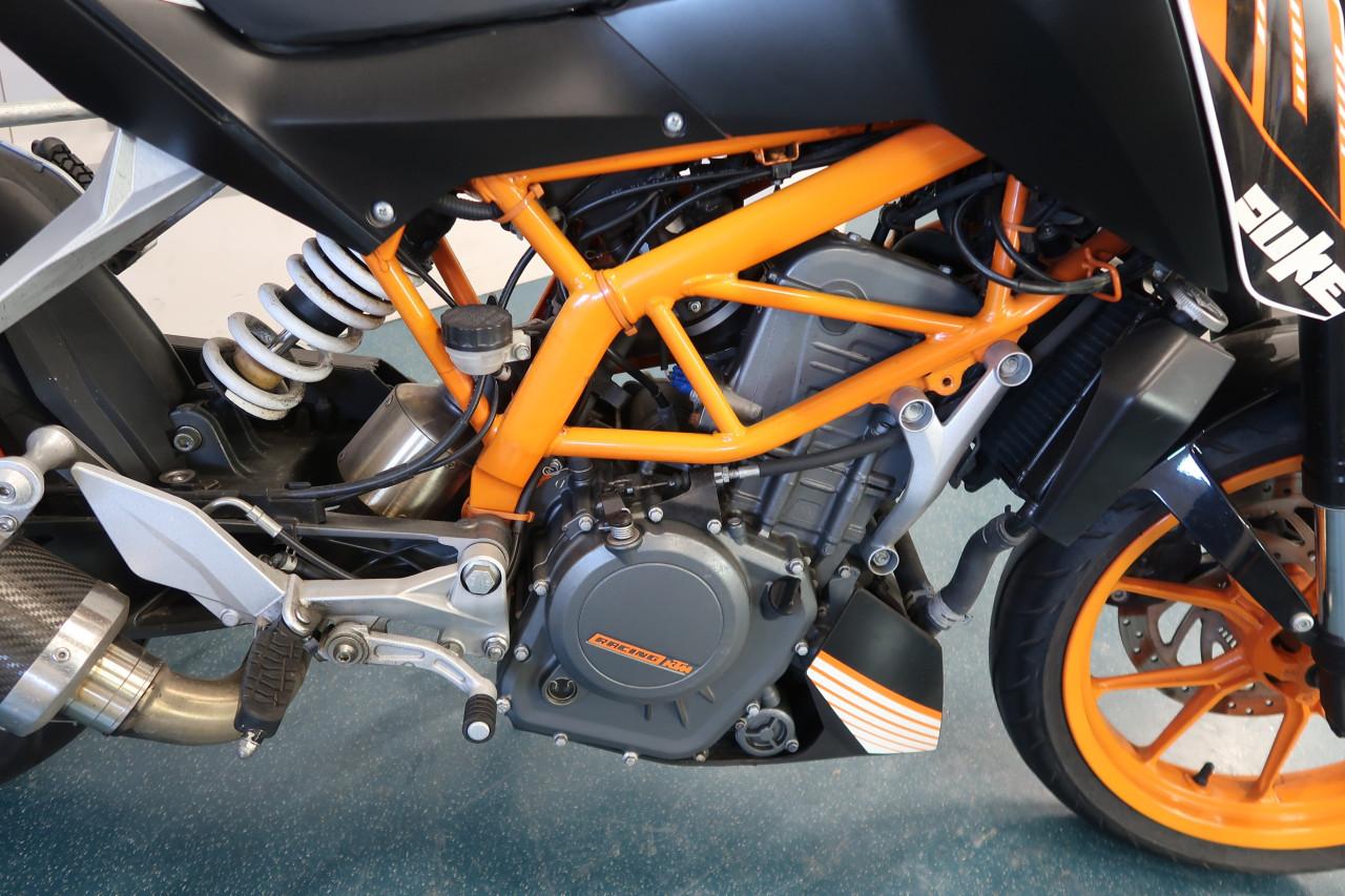 KTM 390 Duke 2013, bijzonder lage km stand