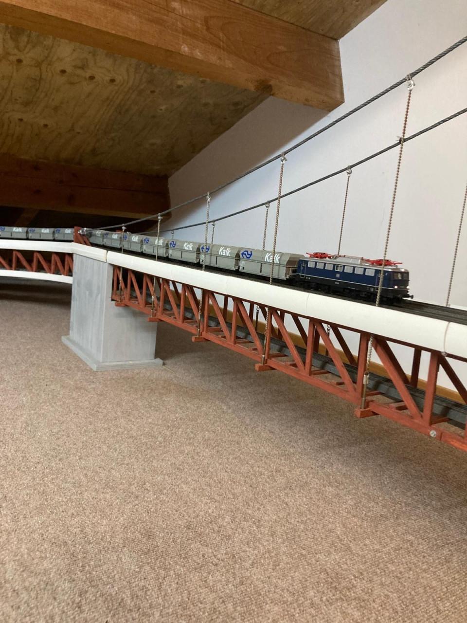 Hangbrug modelspoorbaan H0