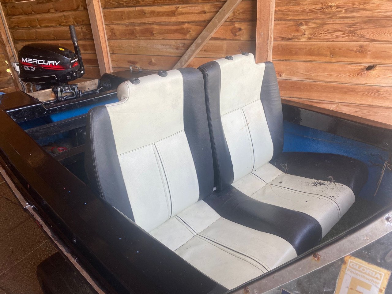 Boot met 6pk buitenboordmotor en trailer