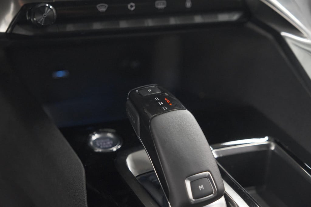 Peugeot 3008 puretech 130 gt-line | camera | dodehoekdetectie | navigatie |