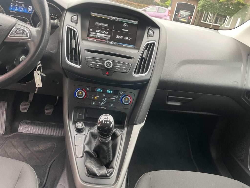 Ford Focus 1.0 ecoboost 74kw 5d