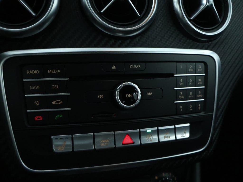 Mercedes-Benz A-Klasse 180 business solution amg | cruise control | stoelve