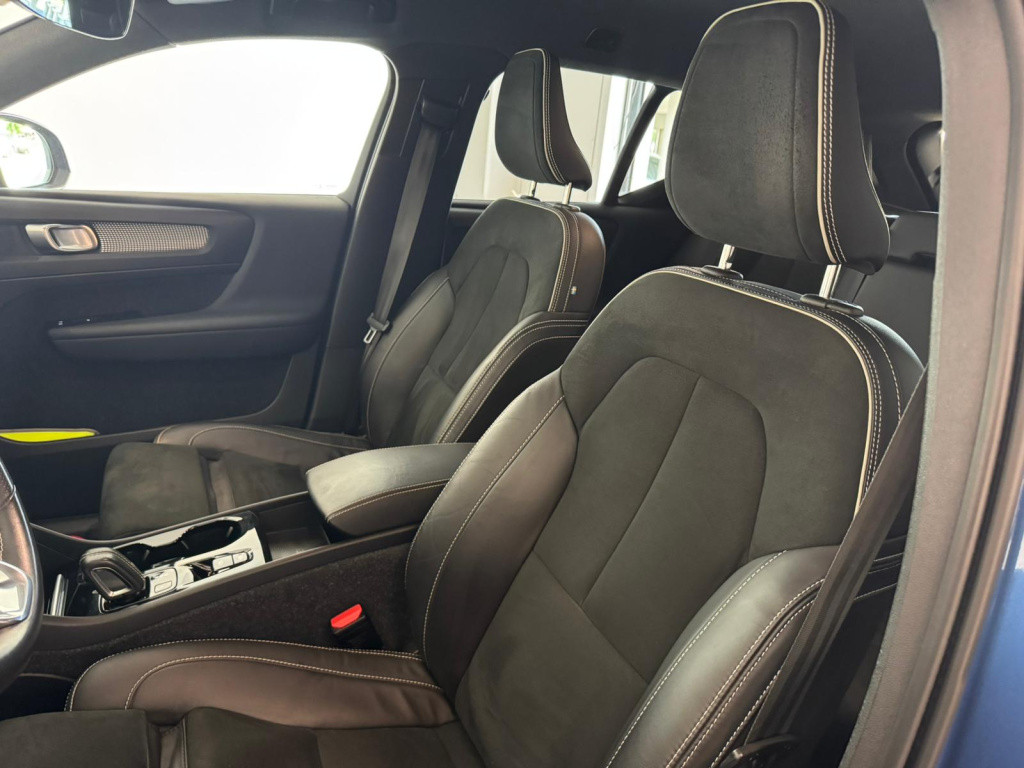 Volvo XC40 1.5 t4 recharge r-design