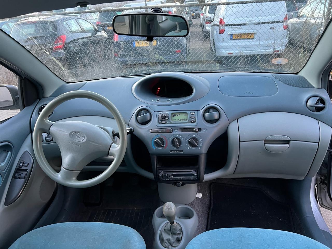 Toyota Yaris 1.0-16V VVT-i Sol Jaar Apk