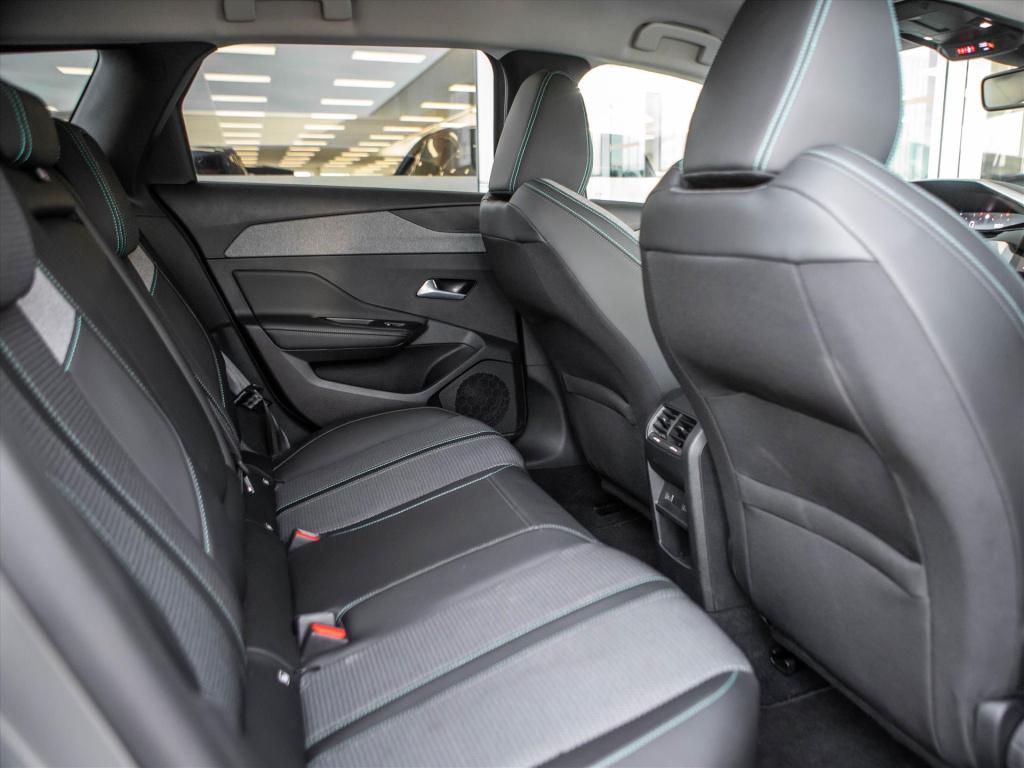 Peugeot 308 sw 1.2 puretech 130pk allure | stoelverwarming | camera | navig