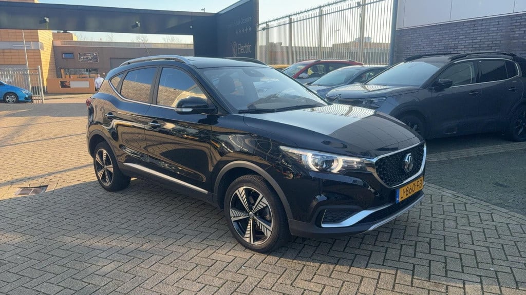 MG Zs-ev mg luxury 45 kwh