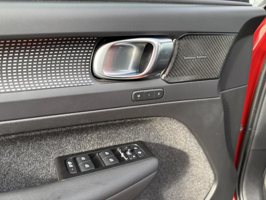 Volvo XC40 t5 262pk recharge r-design full options! trekhaak