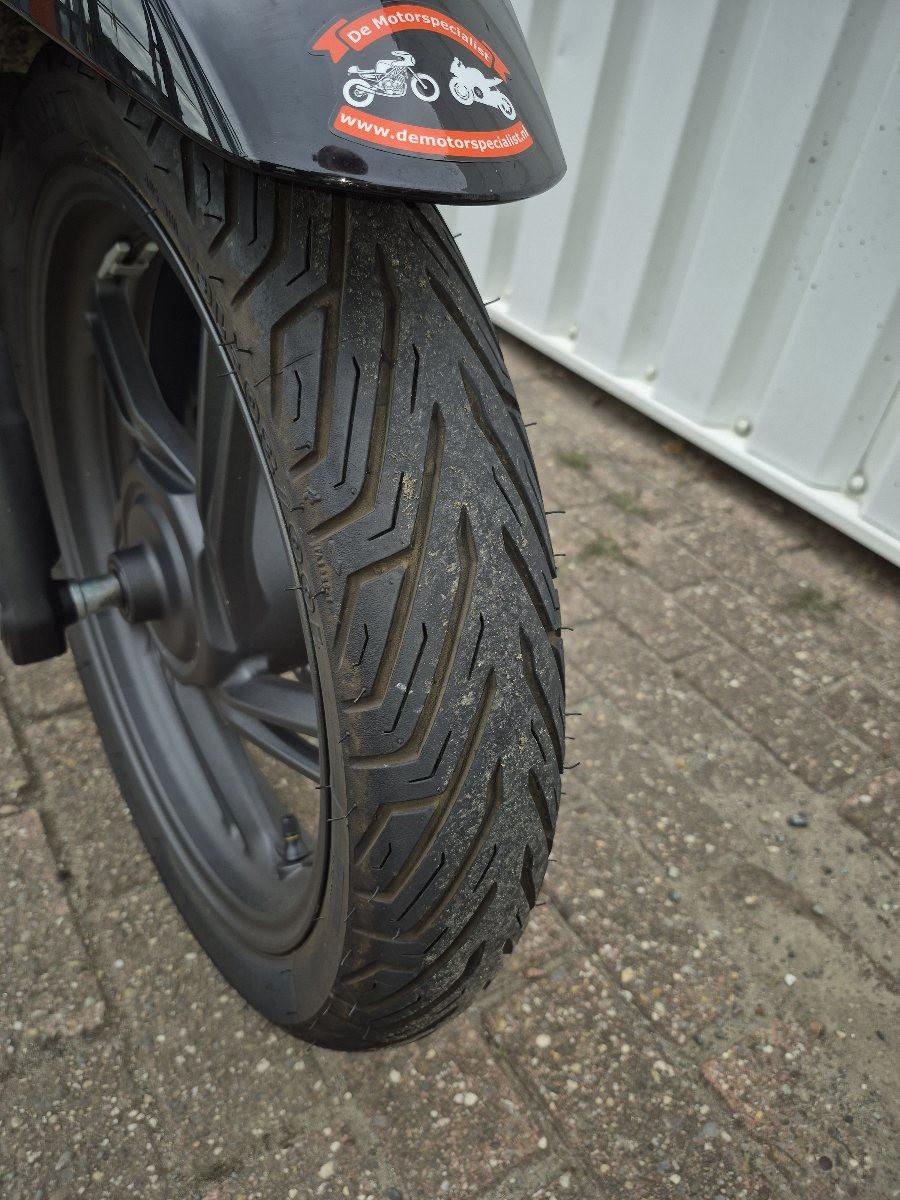 Honda SH125 Motorscooter uit 2024