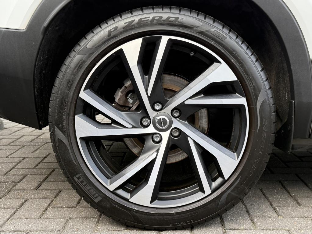 Volvo XC40 t5 262pk recharge r-design| adap.cruise| trekhaak| camera| elek.
