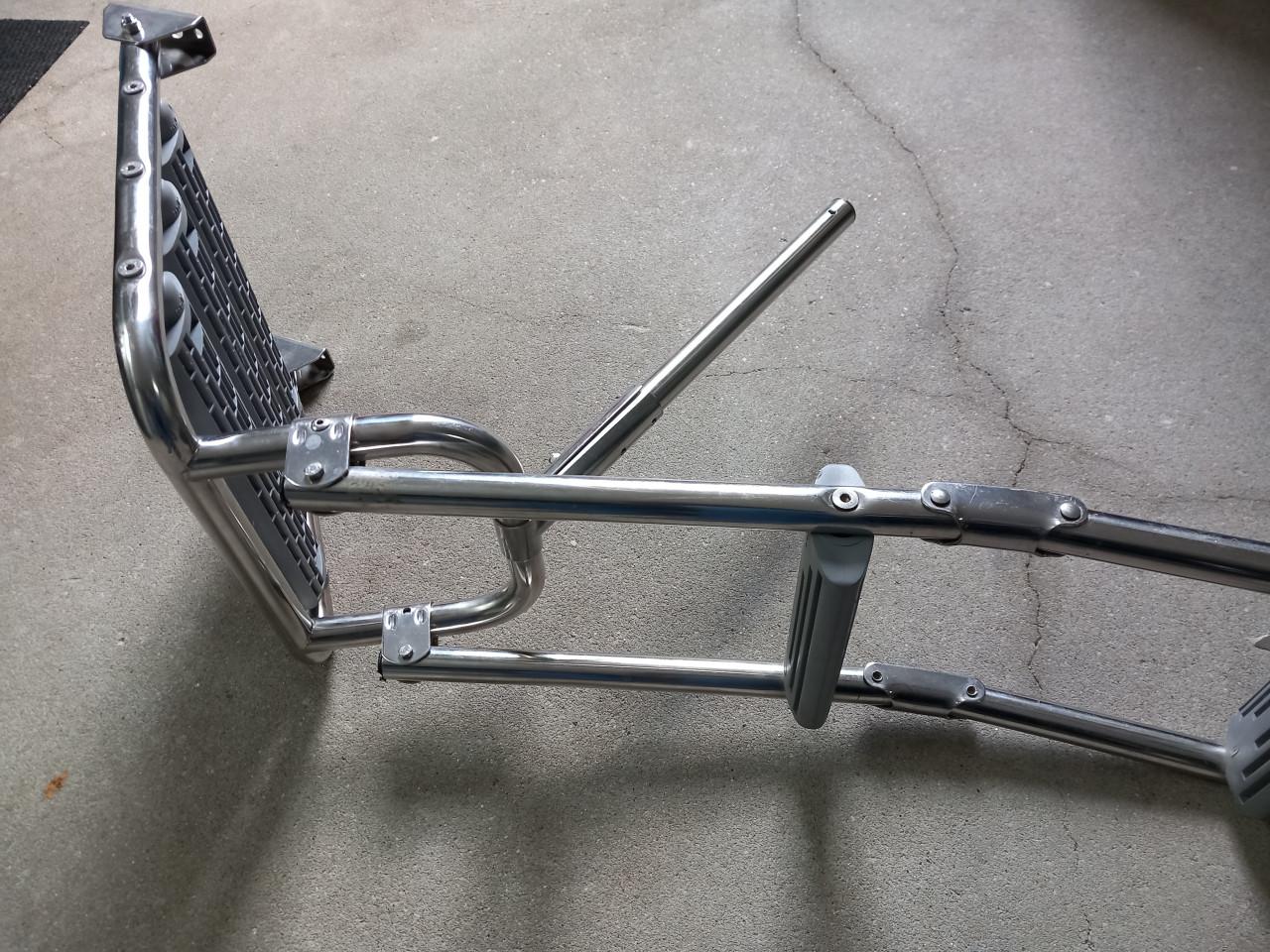 Te koop RVS inklapbare zwemtrap