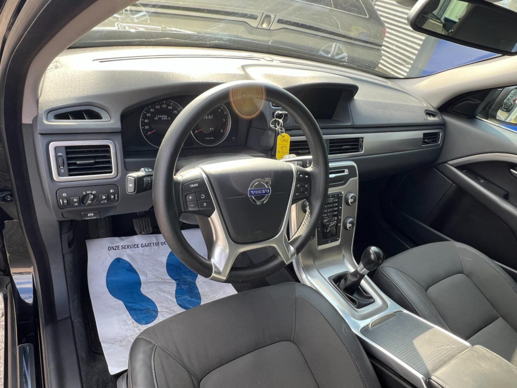 Volvo V70 1.6 d2 kinetic, trekhaak, navi, parkeersensoren enz...