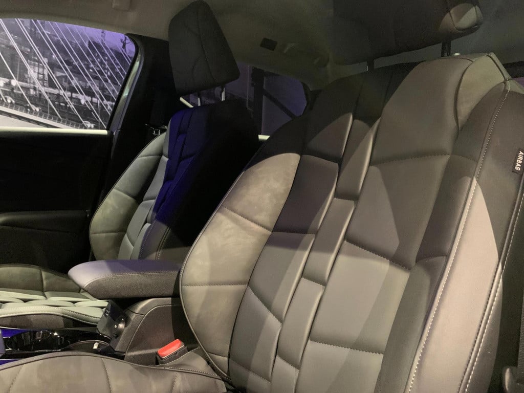 Ds Ds 3 crossback e-tense so chic 50 kwh *leder*appconnect*head-up*camera* 