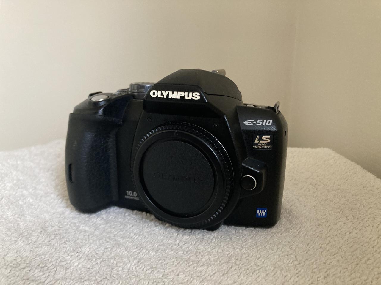 Olympus D-SLR E-510 met objectieven