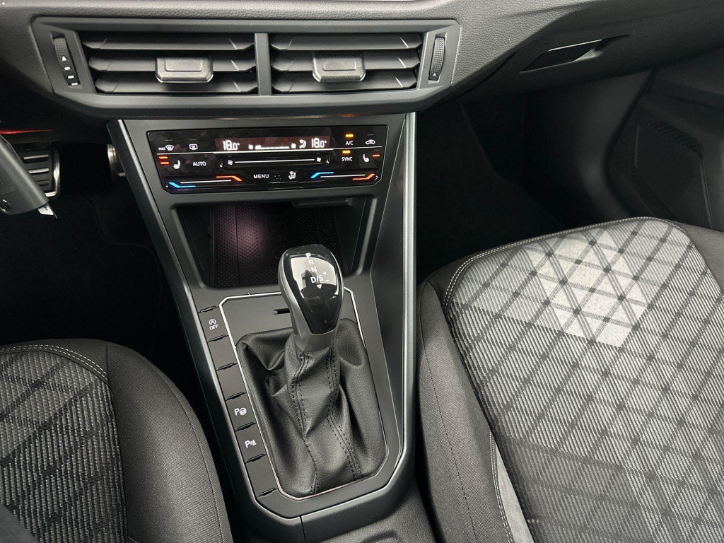 Volkswagen Polo r-line-edition 1.0 70 kw / 95 pk tsi hatchback 7 v