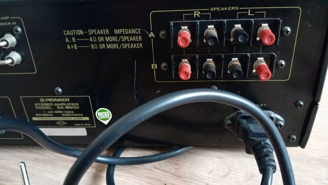 Pioneer SA-8500 stereo amplifier. Versterker.