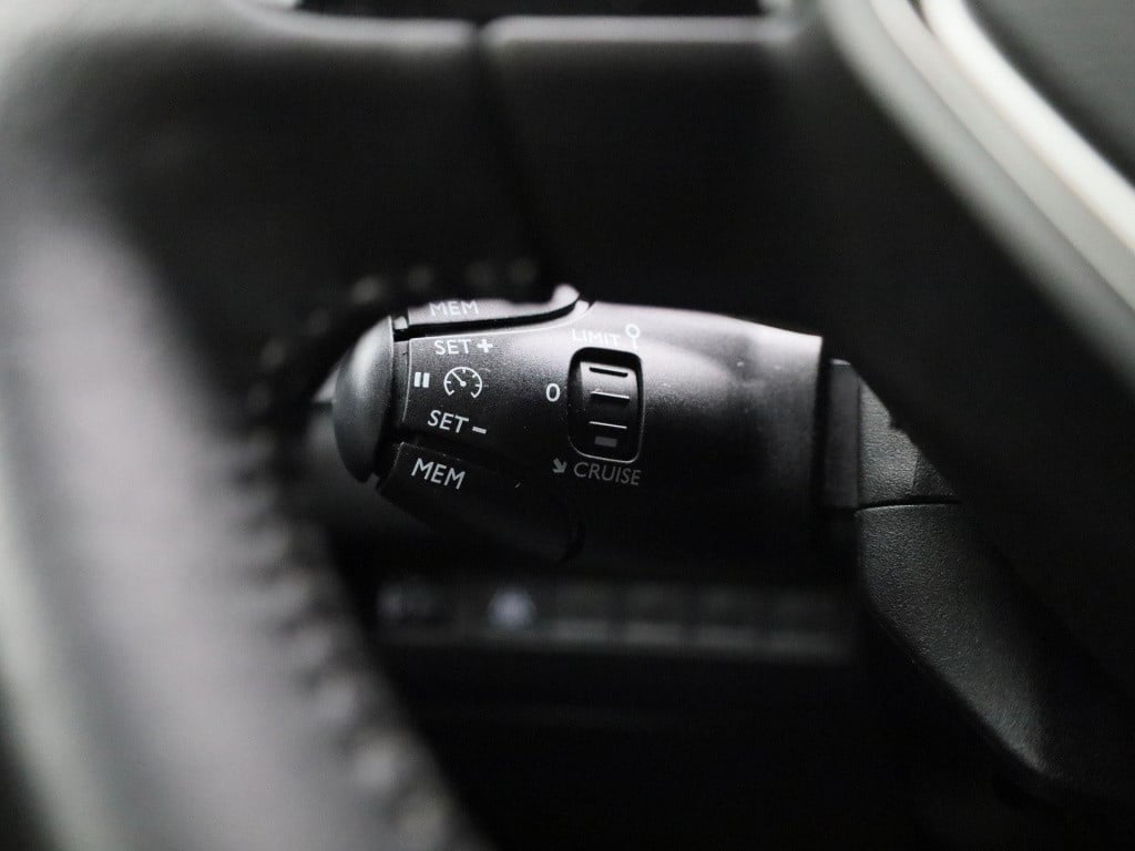 Peugeot 208 1.2 puretech active pack | apple carplay / android auto | cruis