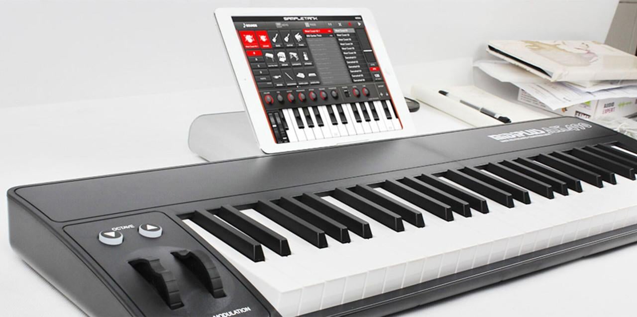 Midi plus AK490 Keyboard