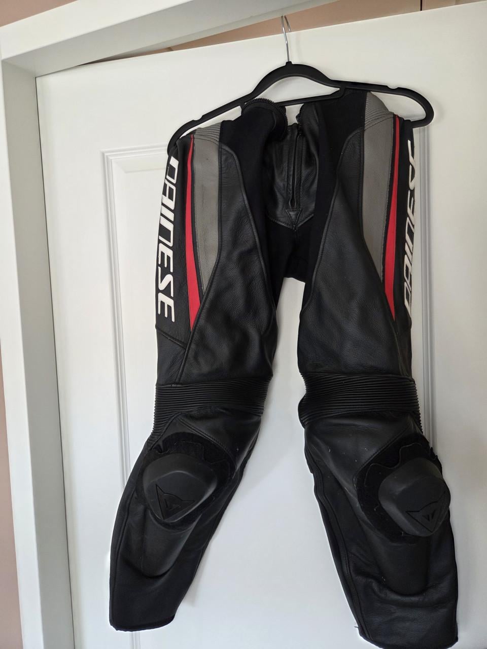 Dainese leren motorpak (tweedelig) - maat 50