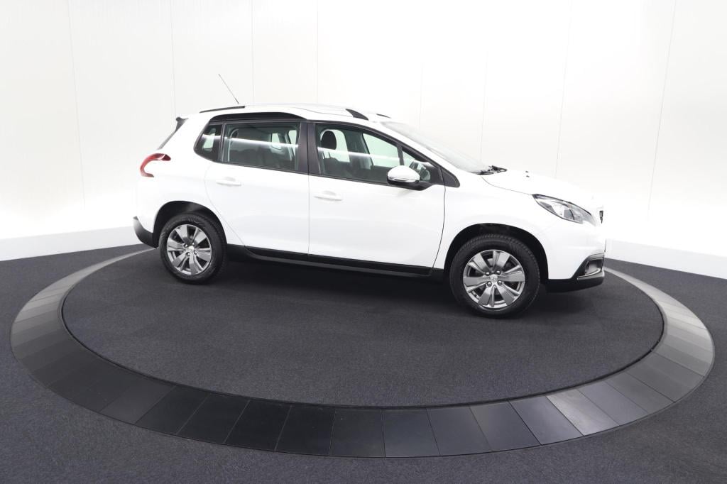 Peugeot 2008 puretech 110 blue lion | trekhaak | apple carplay | navigatie 