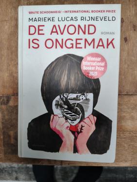 De avond is ongemak.