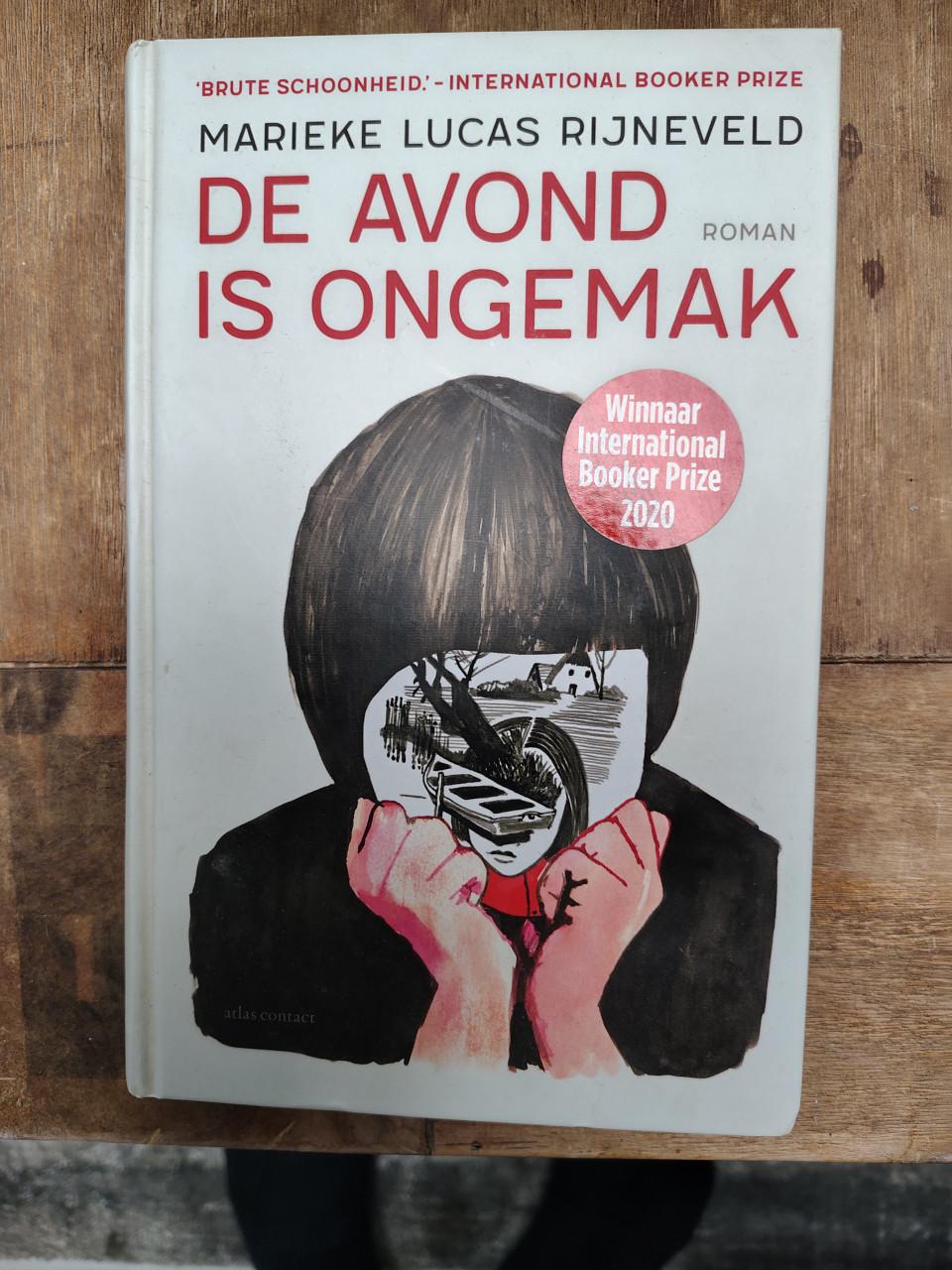 De avond is ongemak.