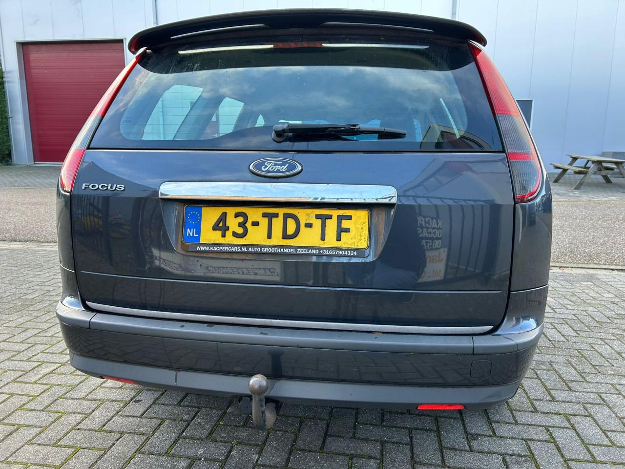 Ford Focus Wagon 1.6-16V Futura In de opties!