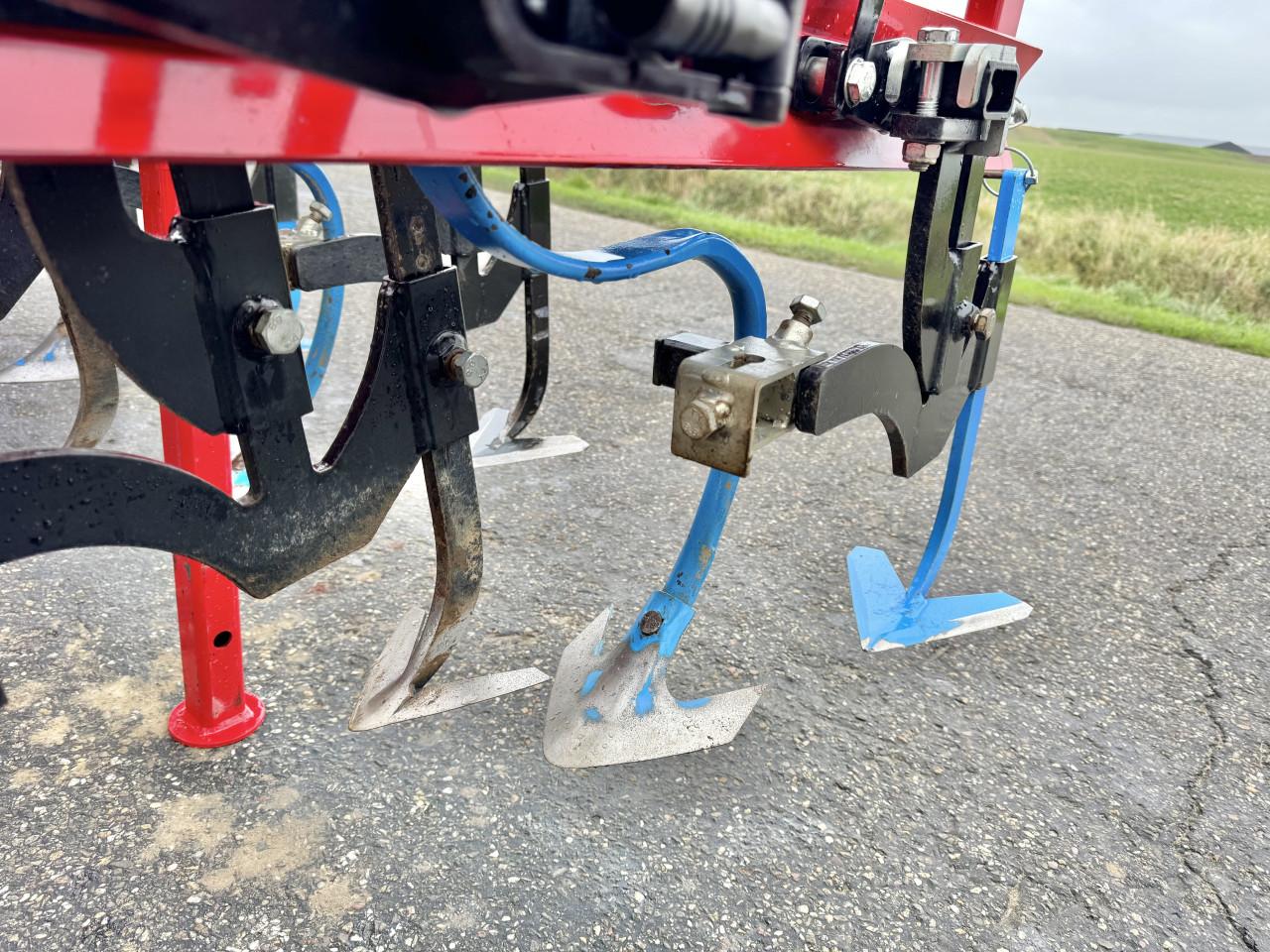 Jong gebruikte Steketee Ec weeder camera gestuurde schoffelmachine 6x50 cm