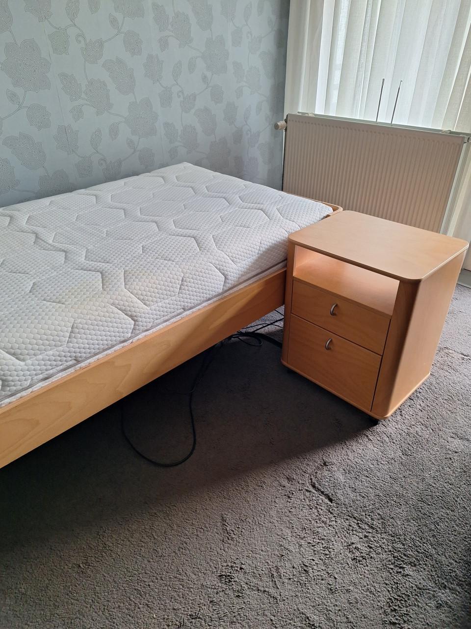 Slaapkamerset AUPING Auronde Ledikant met elektrische bodem