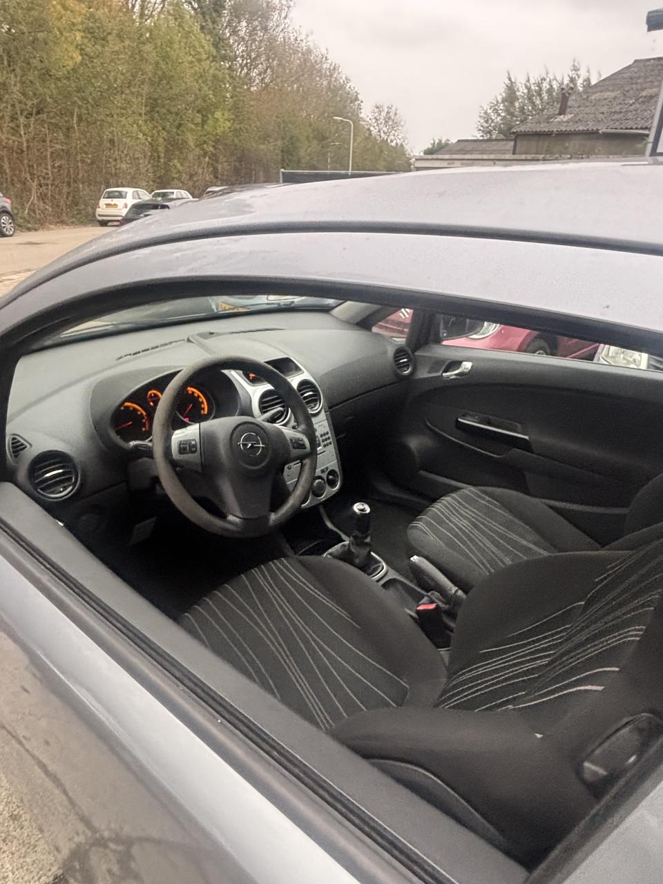 Opel corsa jaar apk