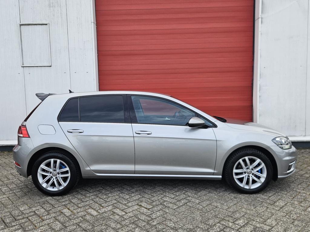 Volkswagen Golf 1.0 tsi comfortline | carplay | camera | trekhaak | rijklaa