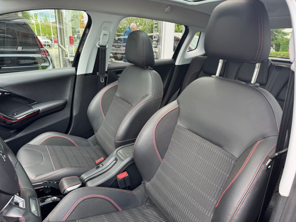 Peugeot 2008 1.2 puretech allure