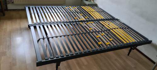 Gratis afhalen, 2 Bossflex 400 lattenbodems op poten 90x200