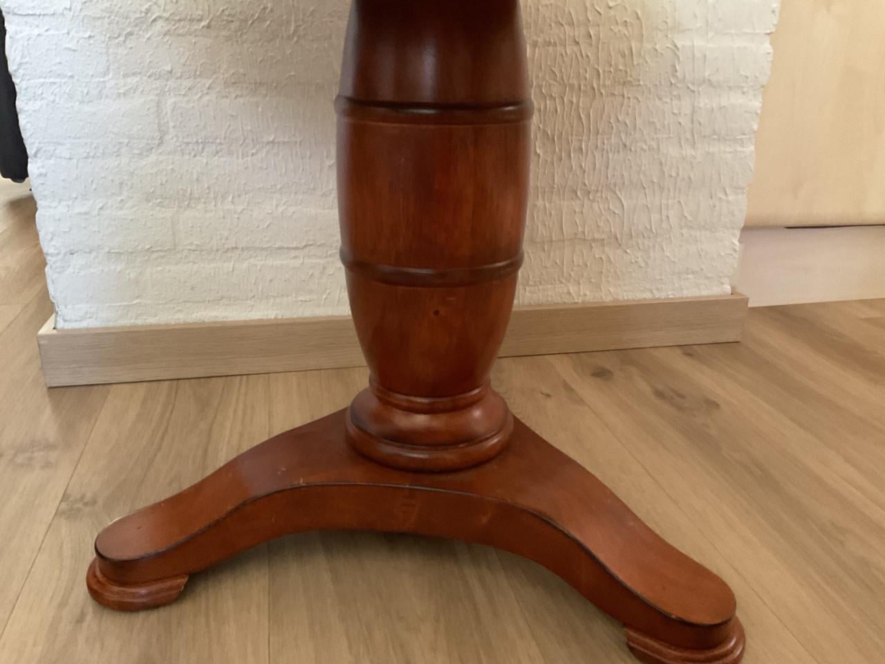 Zware ronde houten tafel / bijzettafel