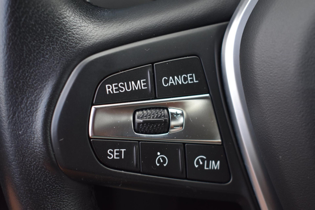 BMW 1 Serie 118i sport line | stoelverwarming | apple carplay | android aut