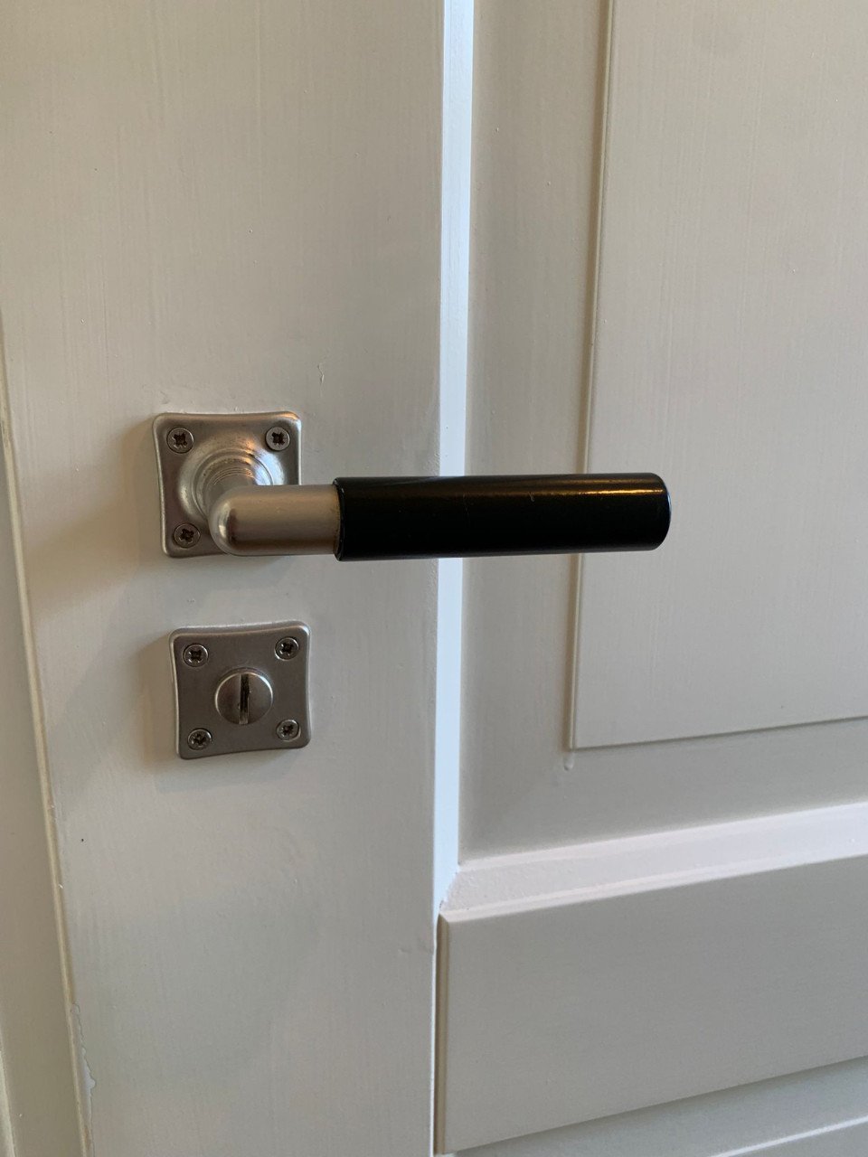 Deurkrukken type Lona mat vernikkeld (RVS look)