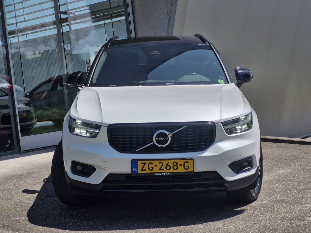 Volvo XC40 2.0 t4 r-design