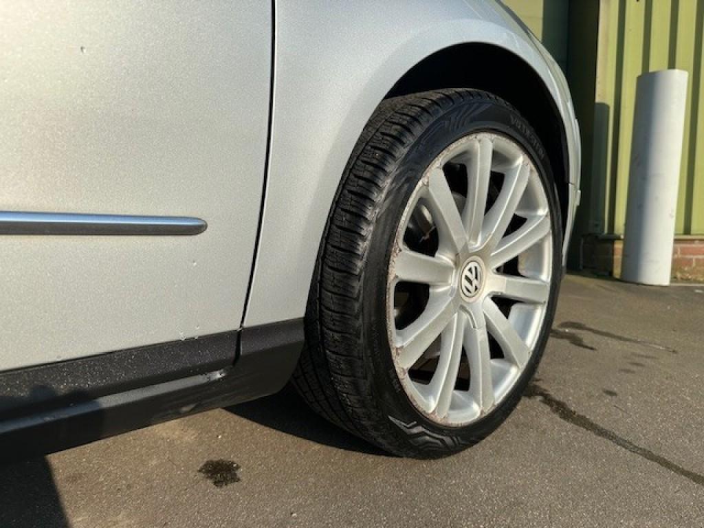Volkswagen Passat 2.0 fsi comfortline airco navi 6-bak