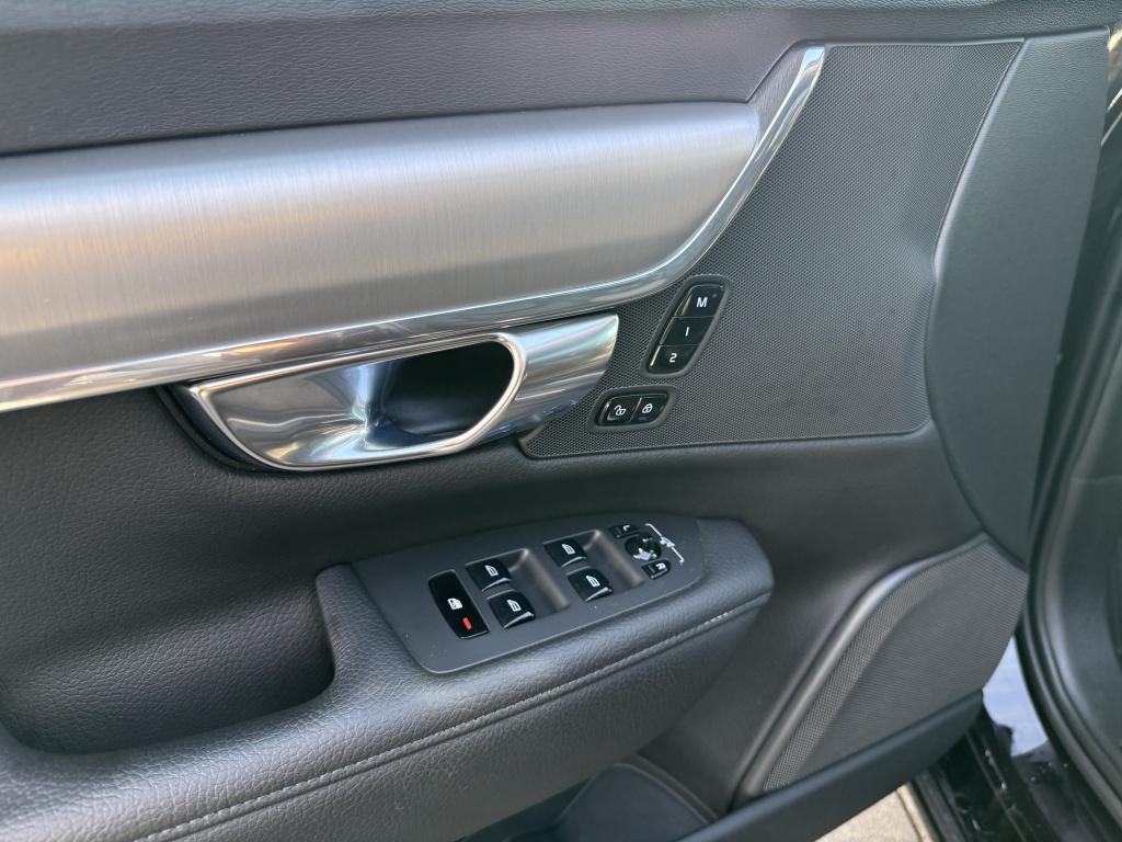 Volvo V90 t4 190pk momentum |adap.cruise| leder | trekhaak | stoel/stuurve