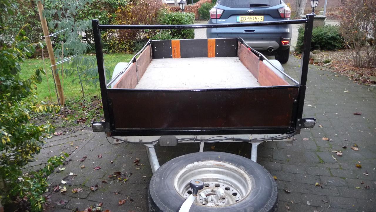 TE KOOP GROTE ENKELASSER aanhanger 750 KG dus voor gewoon rijbewijs