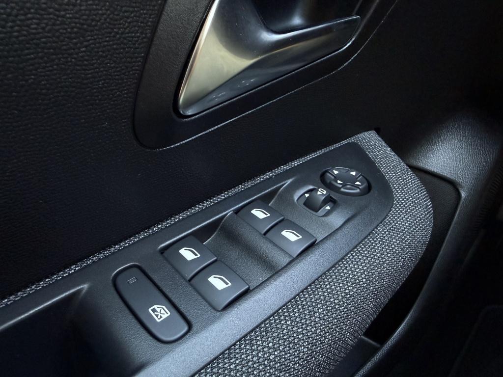 Peugeot 208 1.2 pt style - nieuwstaat -
