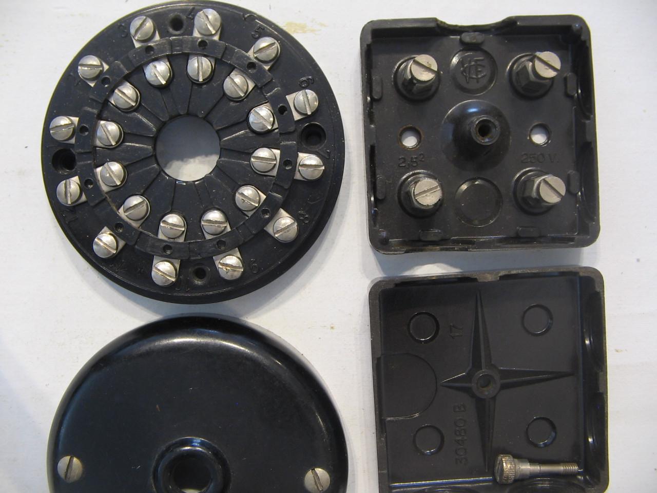 Bakeliete zwakstroom lasdozen.