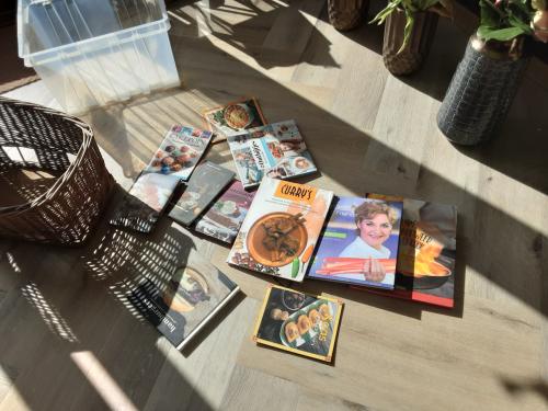 11 kookboeken  samen voor 2,50 i.p.s.