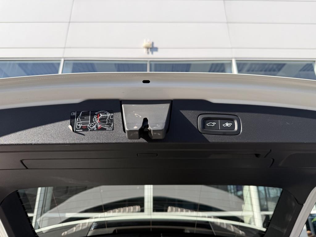 Volvo V60 t6 340pk recharge r-design| full options! trekhaak