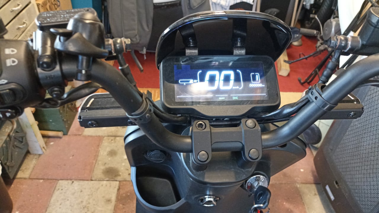 IVA E-GO S4  "gereserveerd " tot volgend weekend