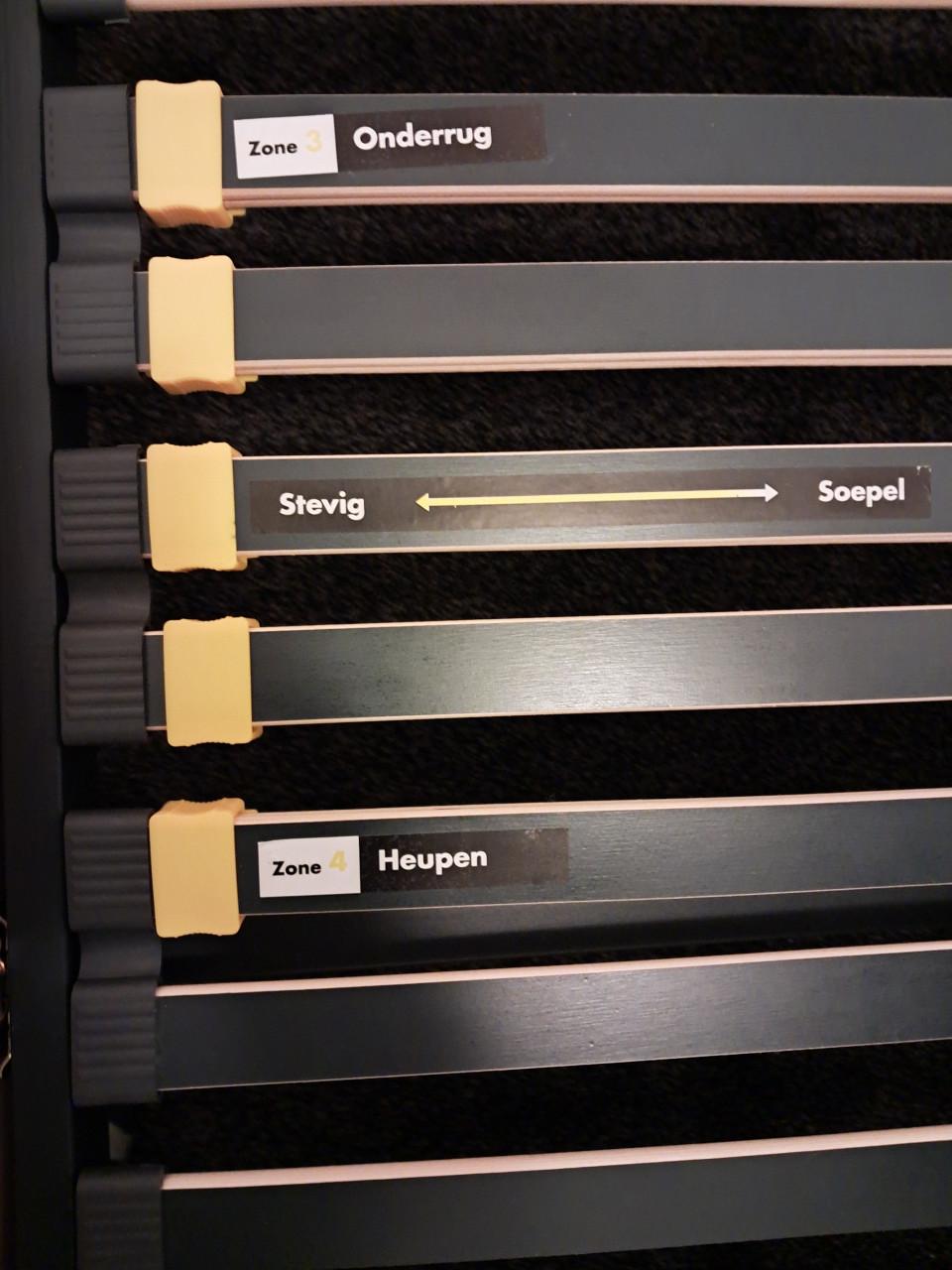 Massief houten bed inclusief lattenbodem