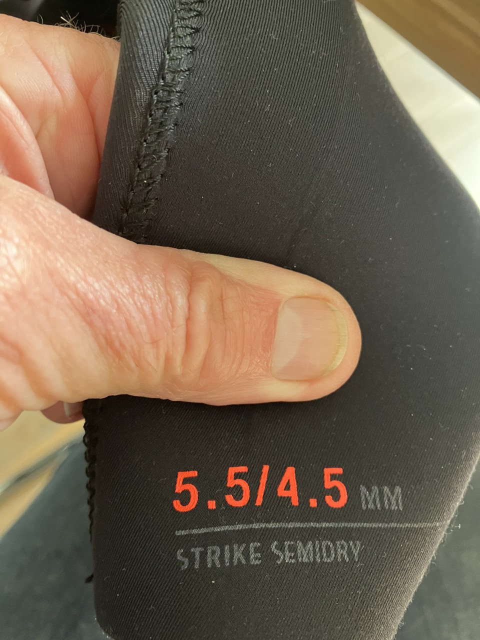 Te koop Nieuw ‘ION’ windsurf wetsuit maat 48S dikte 5.5/4.5