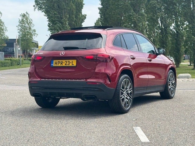 Mercedes-Benz Gla-klasse 180 business solution amg l premium plus l panoram