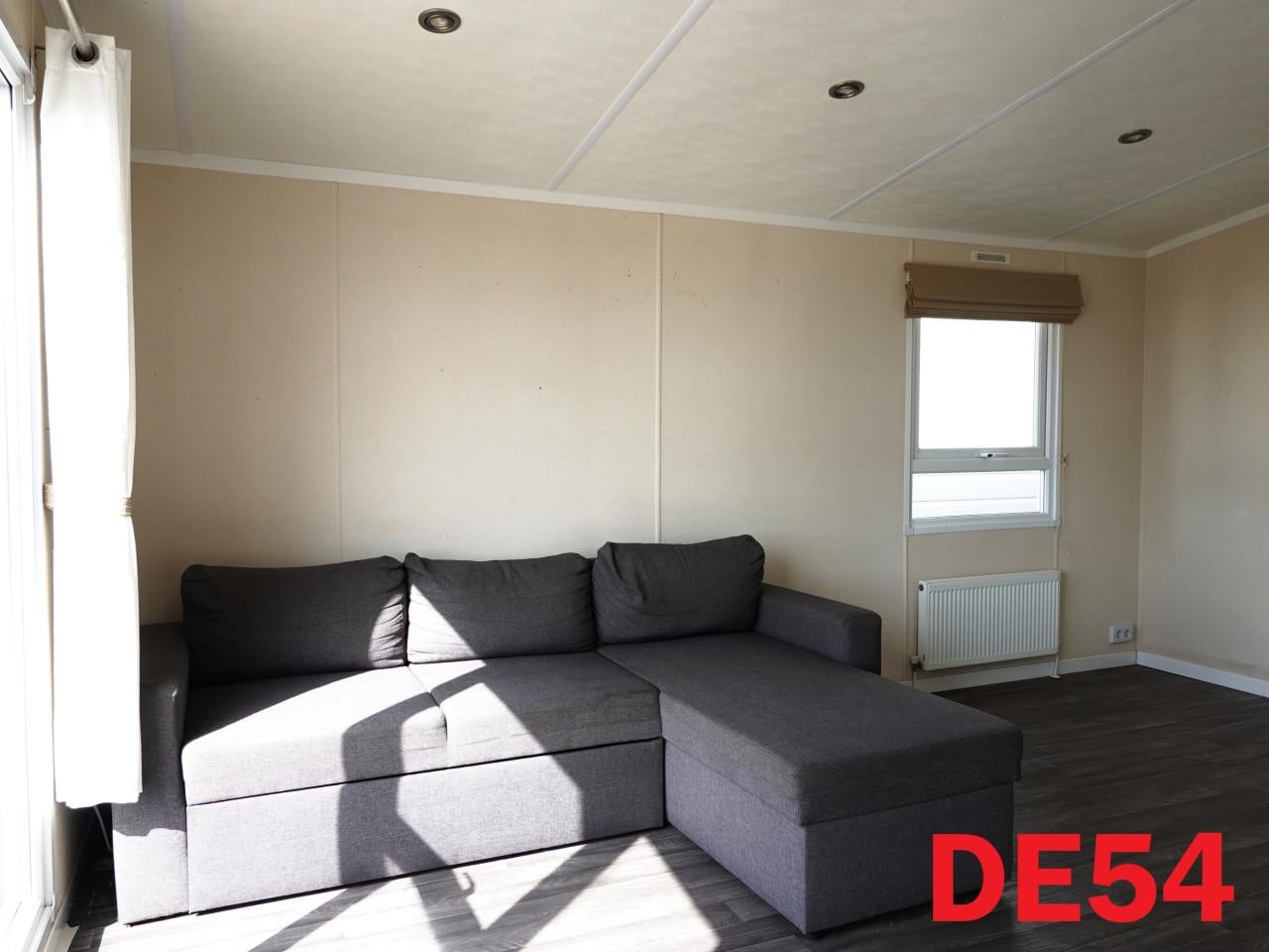 Keurig chalet met 2 slk, dubbel glas en centrale verwarming te koop!